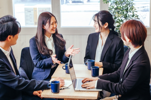 コミュニケーションをとっている社員